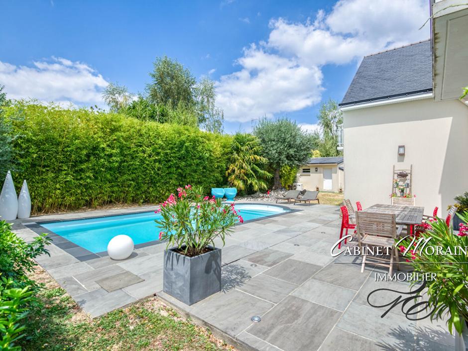 Ac3- buy prestigious house 
nantes
 1725666136